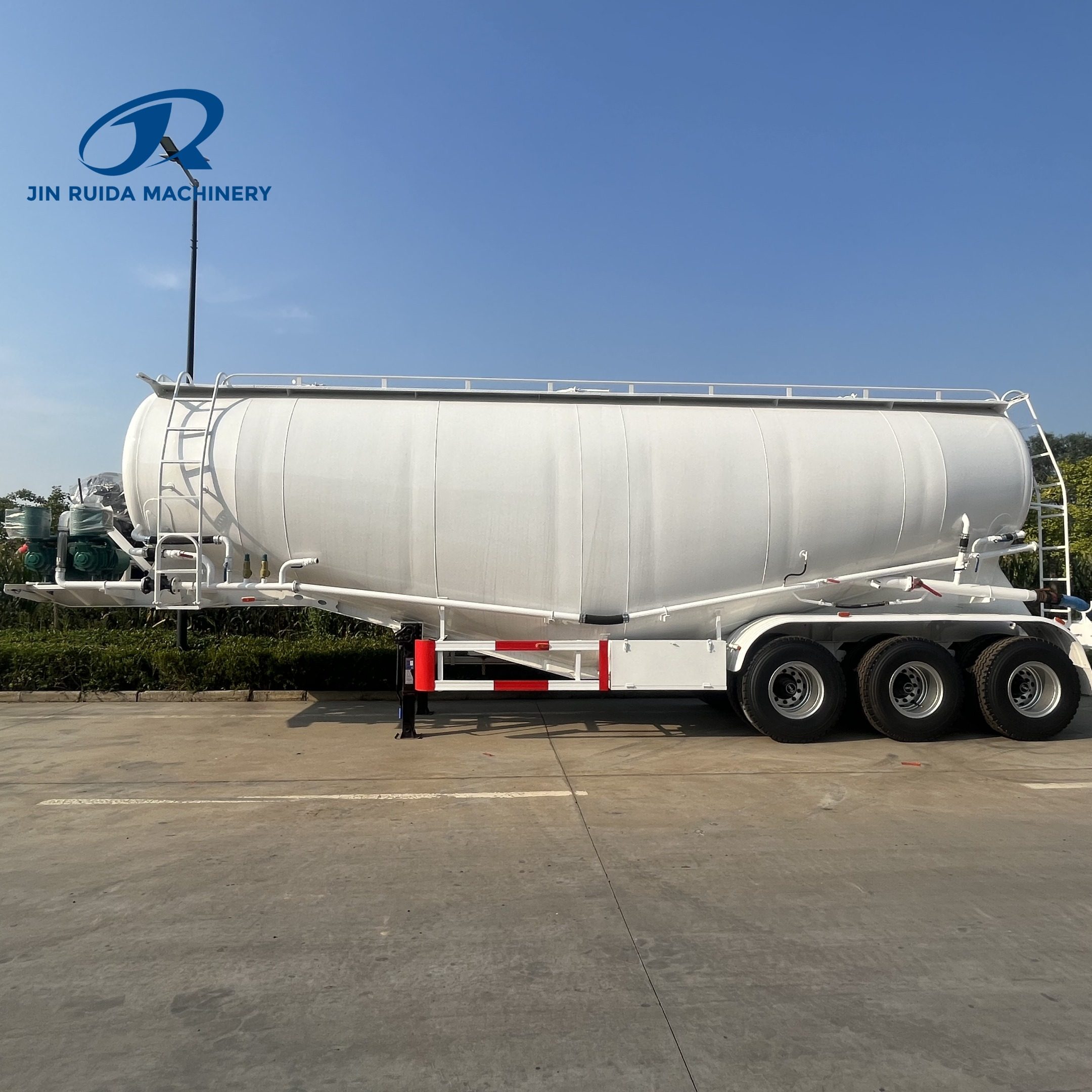 Bulk CementFly AshFlourPowder Material Transport TankTanker Heavy Duty Truck Semi Trailer